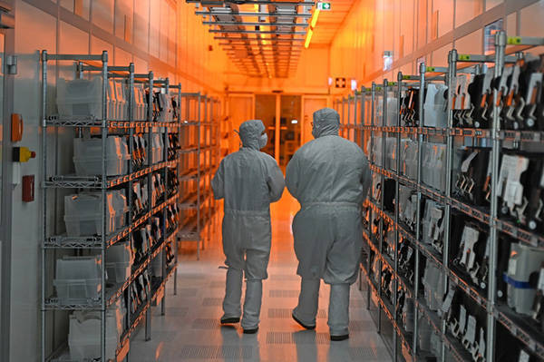 荷兰分析人士：安世半导体事件表明<strong></p>
<p>电商资讯平台</strong>，欧洲夹在中美之间无能为力