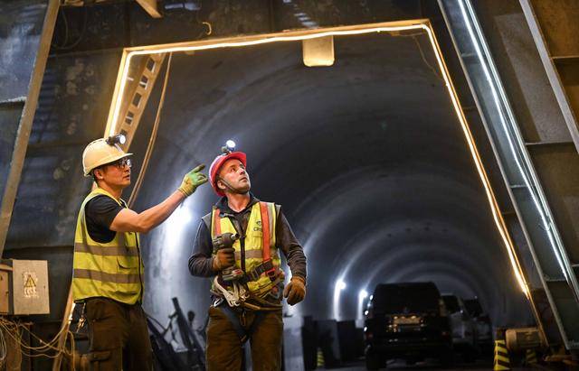 青年说 | 到中亚<strong></p>
<p>电商资讯平台</strong>，奔赴一场激动人心的“探秘”