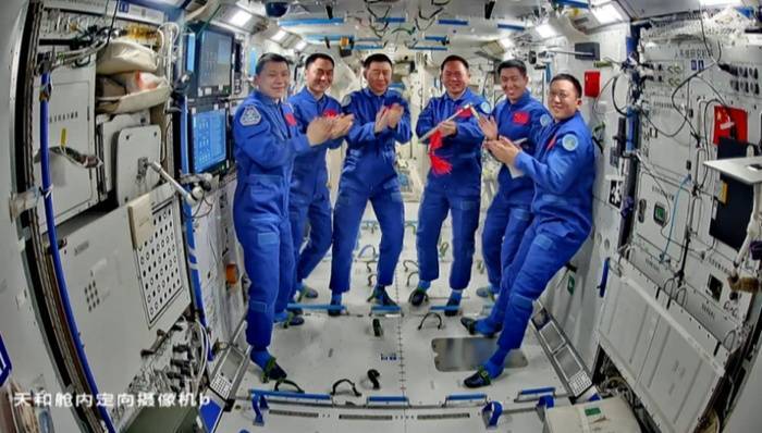 疑似遭空间微小碎片撞击<strong></p>
<p>吉林资讯广播在线收听</strong>，神舟二十号返回任务将推迟进行