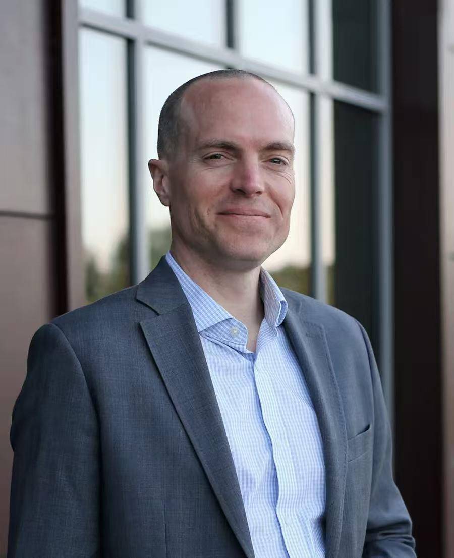 美籍校长与儿子老挝度假<strong></p>
<p>吉林资讯广播在线收听</strong>，遭5厘米长“杀人蜂”袭击，全身被蜇100多处双双殒命