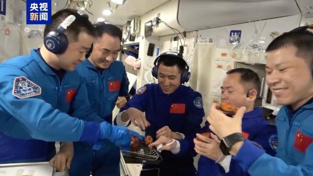 太空烧烤？？来看航天员们的“吃饭历程”<strong></p>
<p>吉林资讯广播在线收听</strong>！