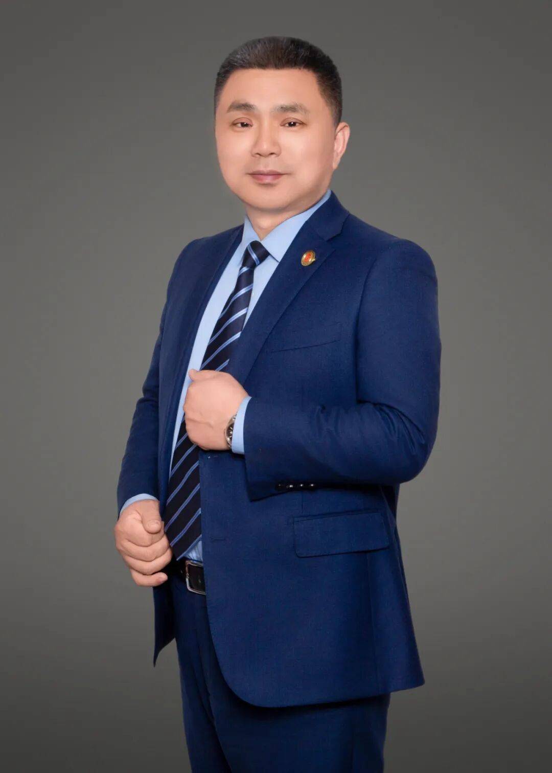 二姐夫帮忙装修房子<strong></p>
<p>一尘投资讯网</strong>，铺瓷砖后卷走3万多装修款，这是违约还是诈骗？