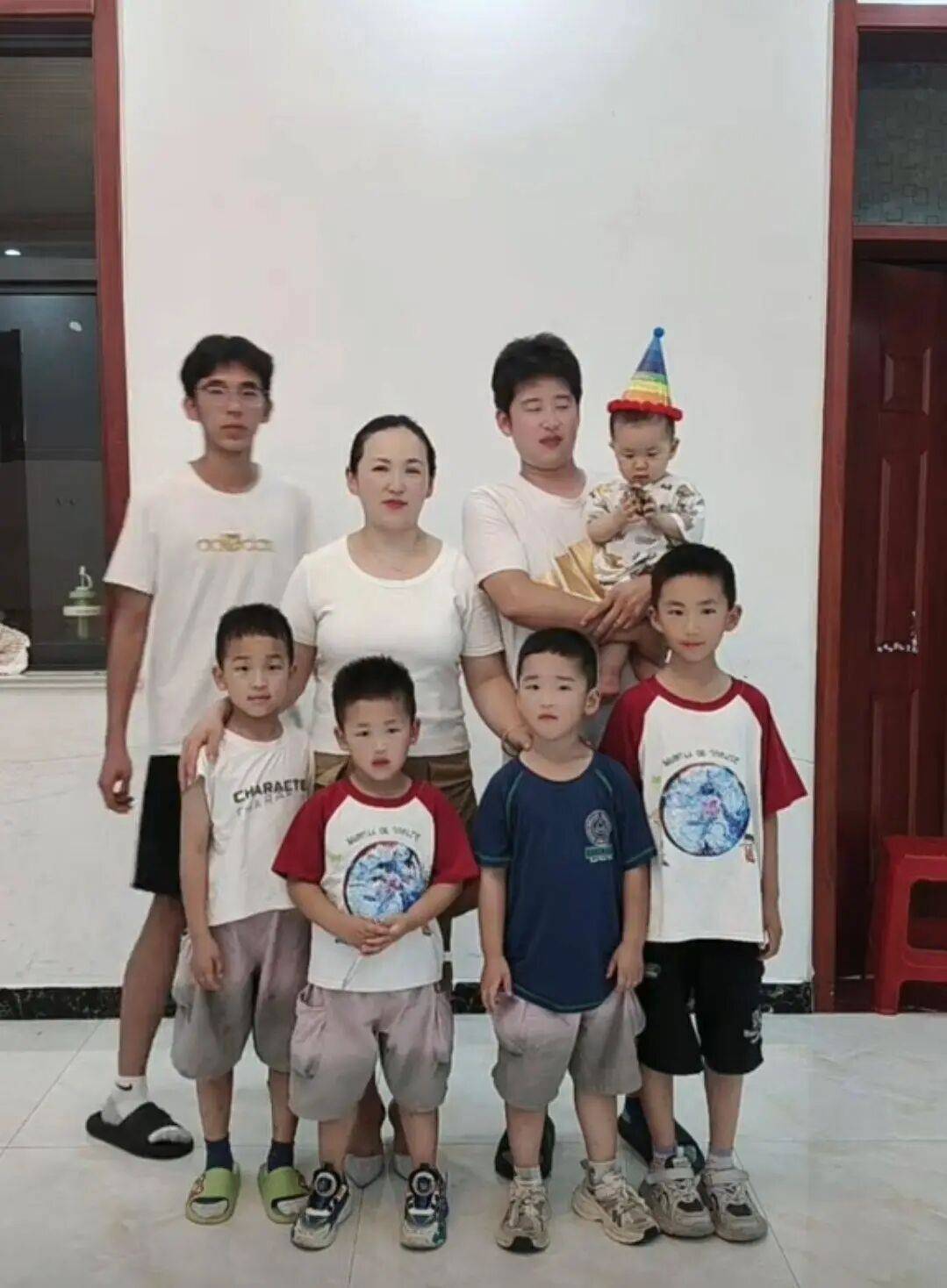 85后夫妻16年生<strong></p>
<p>下载一点资讯到桌面</strong>了6个儿子：一直想生个女儿