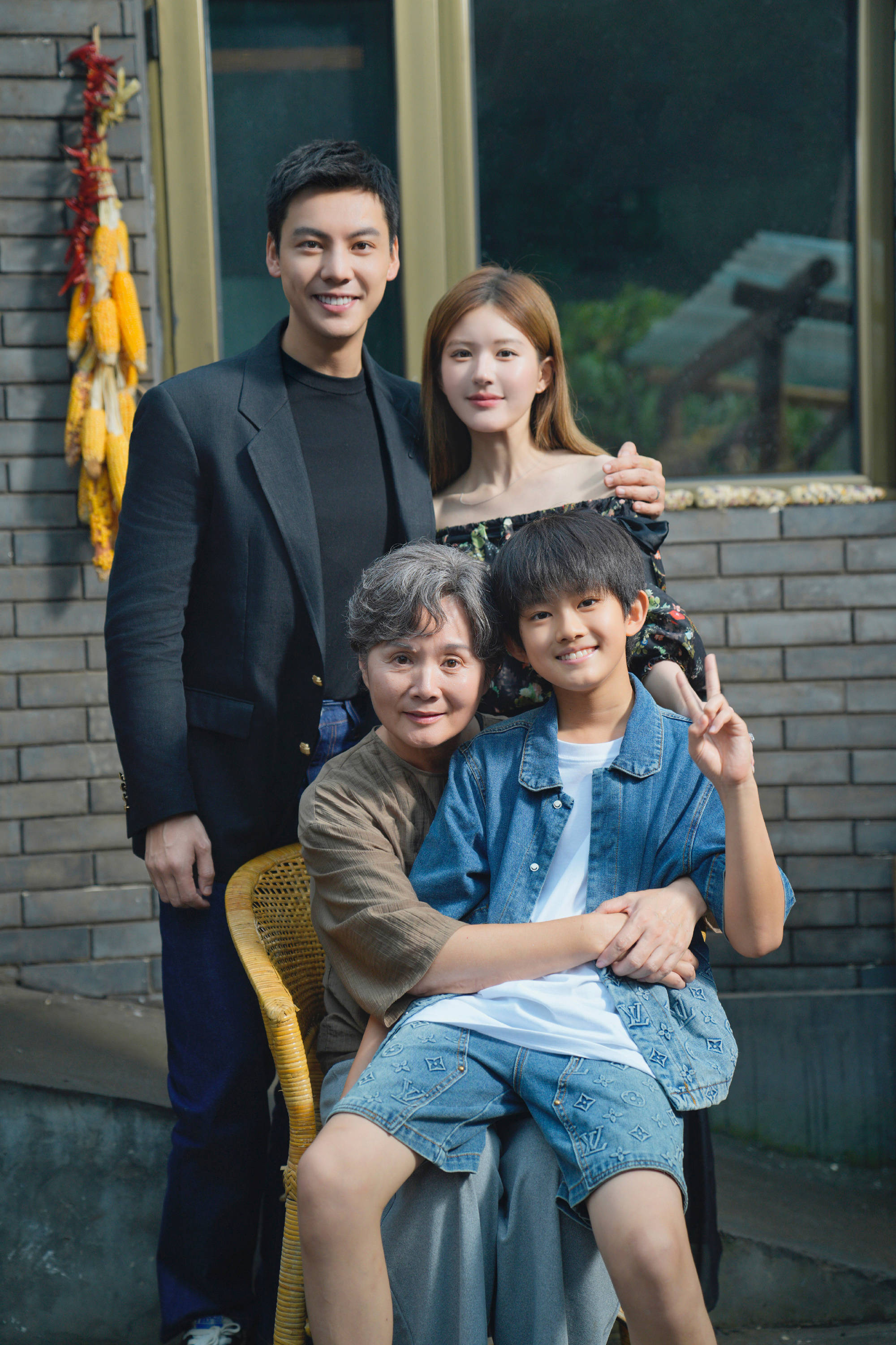 剧方回应赵露思、陈伟霆在庆功宴上直播卖货：凑巧