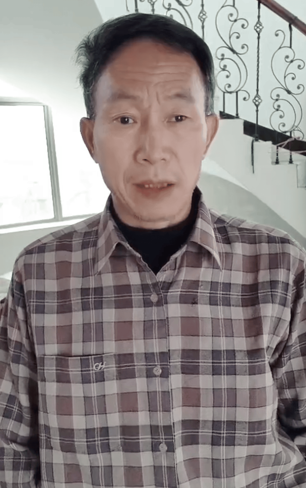 “蛇被我甩开了<strong></p>
<p>林俊杰微博</strong>，没完全注射毒液”，湖南直播抓蛇被咬伤网红被警方拘留后发声道歉