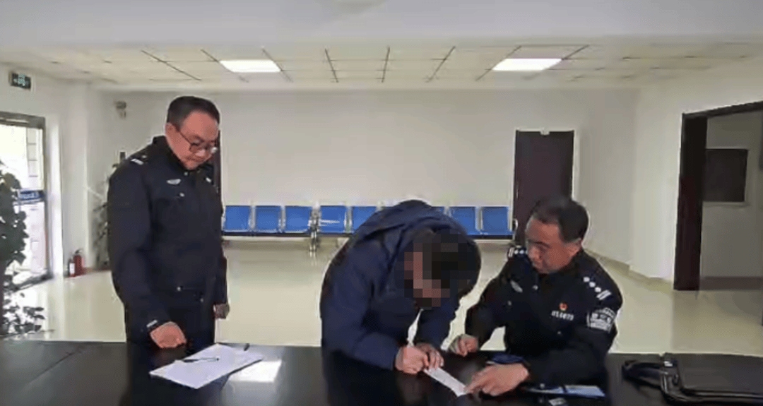 8人穿“警服”为婚礼开路？后续来了<strong></p>
<p>林俊杰微博</strong>！