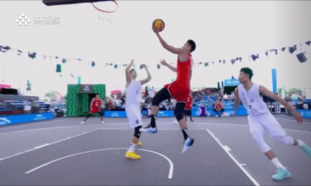 全运会男子三人篮球赛<strong></p>
<p>林俊杰微博</strong>，陈国豪、周泽源代表广东队出战，战胜江苏队取得开门红！