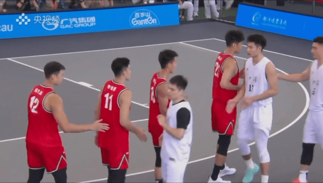 全运会男子三人篮球赛<strong></p>
<p>林俊杰微博</strong>，陈国豪、周泽源代表广东队出战，战胜江苏队取得开门红！