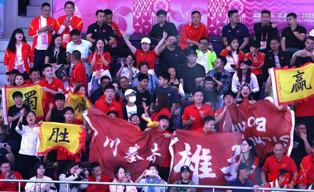 全运会拳击男子80公斤级决赛<strong></p>
<p>林俊杰微博</strong>，王小保夺冠！