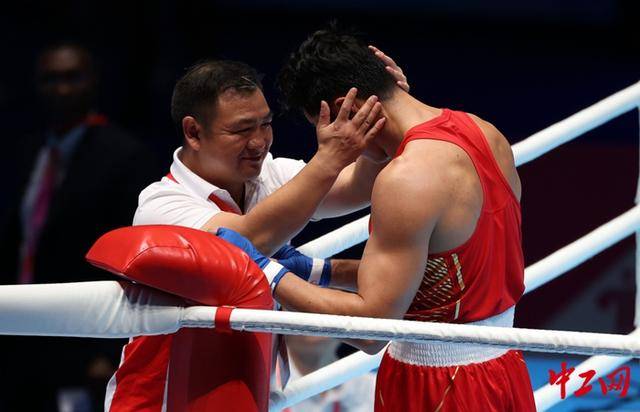 全运会拳击男子80公斤级决赛<strong></p>
<p>林俊杰微博</strong>，王小保夺冠！