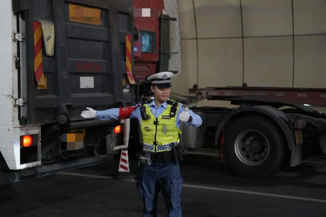 提醒！今日下午<strong></p>
<p>凤凰网资讯台在线直播</strong>，宝安这些路段将封闭、管制→