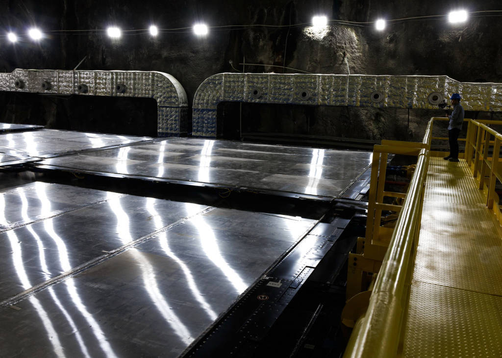 镜头内外｜地下700米<strong></p>
<p>凤凰网资讯台在线直播</strong>，国之重器捕捉“幽灵粒子”