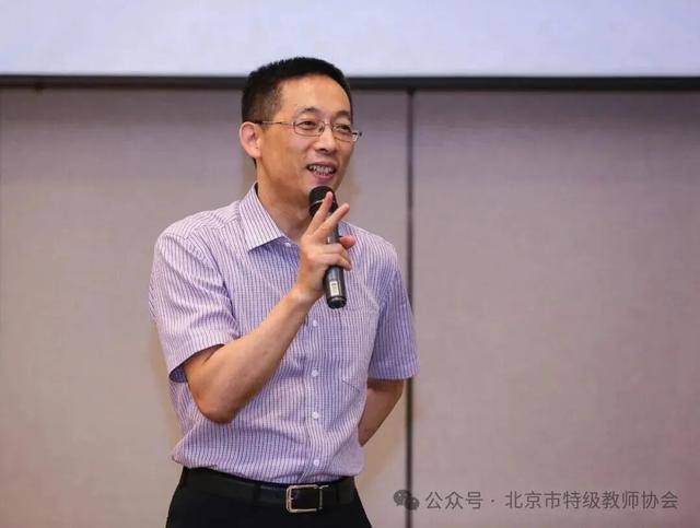 施一公：无论什么学科<strong></p>
<p>网资讯</strong>，物理、工程、生物、文科，我认为最不重要的是智商！