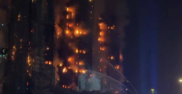 香港起火大楼楼龄已超40年<strong></p>
<p>资讯点</strong>，修缮期间正常居住