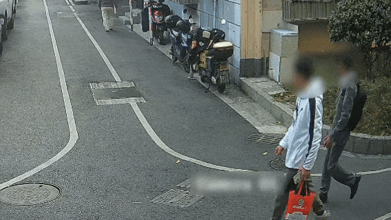 上门取走19万元<strong></p>
<p>资讯下载</strong>，杭州一西装革履“金融专员”被抓！在高速服务区被抓，车上塞满现金