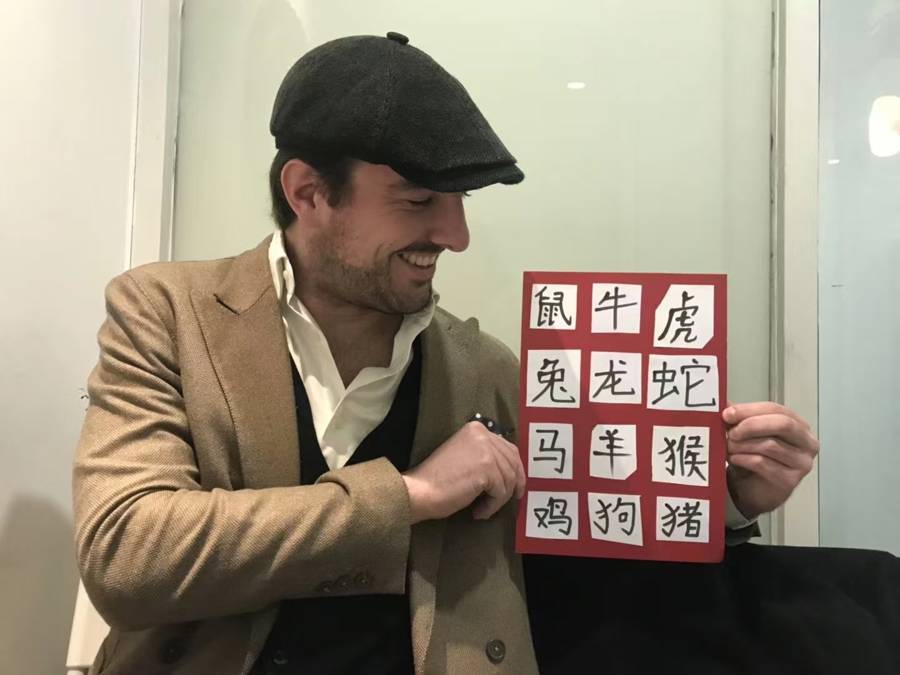 法国人在上海开店<strong></p>
<p>下载资讯</strong>，只卖白色衣服竟然火了丨上海滩上洋掌柜