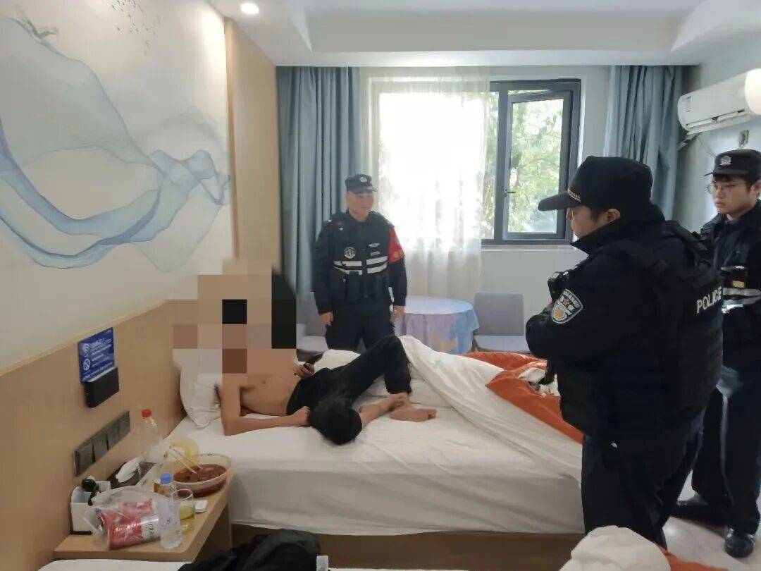 满身酒气、恶意报警<strong></p>
<p>搜索资讯</strong>！拘！