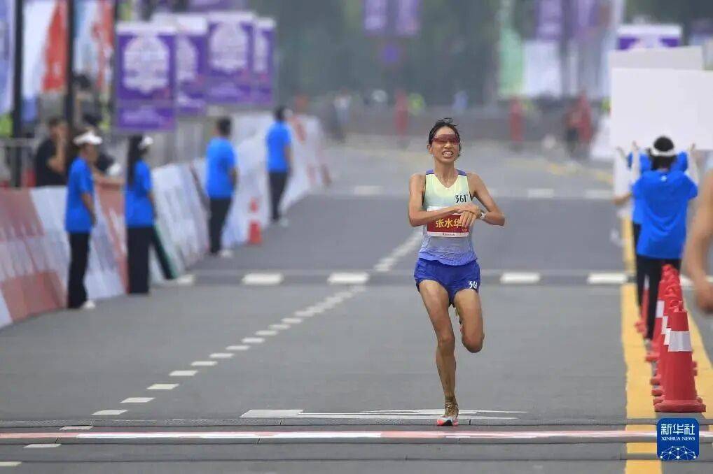 “最快女护士”张水华：今日在医院上班<strong></p>
<p>app资讯</strong>，未参加“家门口的”福州马拉松；护士长回应