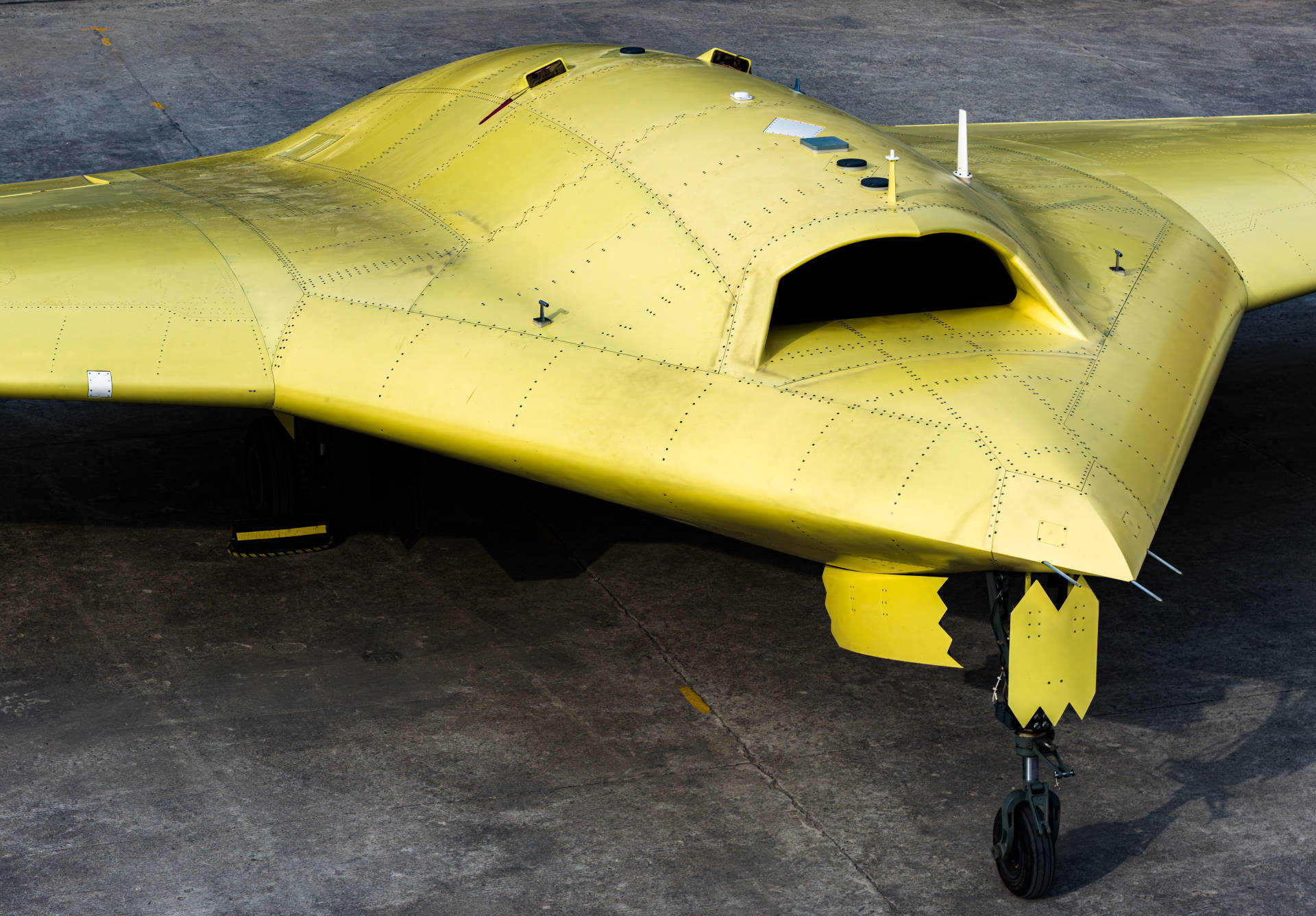 多张高清大图<strong></p>
<p>app资讯</strong>！新型高空高速长航时无人机彩虹-7近日成功首飞