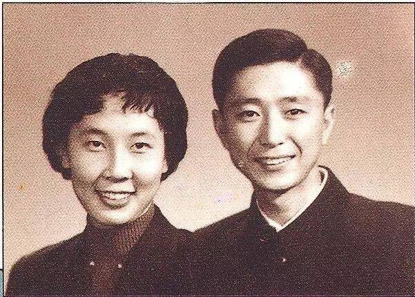 钟瑞去世<strong></p>
<p>资讯app</strong>！宋世雄永别爱妻！