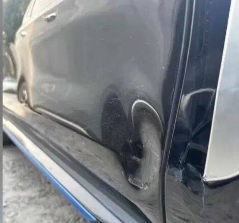 小区地库里出车祸<strong></p>
<p>资讯公司</strong>，女子惊呆了：对方竟然不是人！更糟心的是...