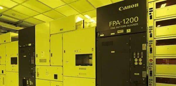 1.4nm制程<strong></p>
<p>资讯公司</strong>！纳米压印技术突破