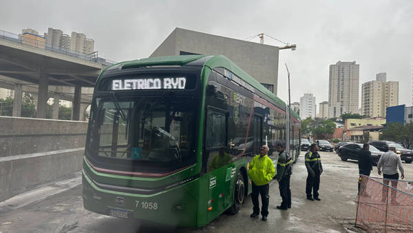 德国铁路公司订购中国电动公交车<strong></p>
<p>招聘资讯</strong>，德财长：让我十分恼火