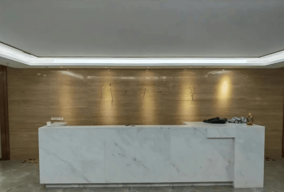 突然爆雷<strong></p>
<p>招聘资讯</strong>，深圳总部已人去楼空，有人投入700多万元……