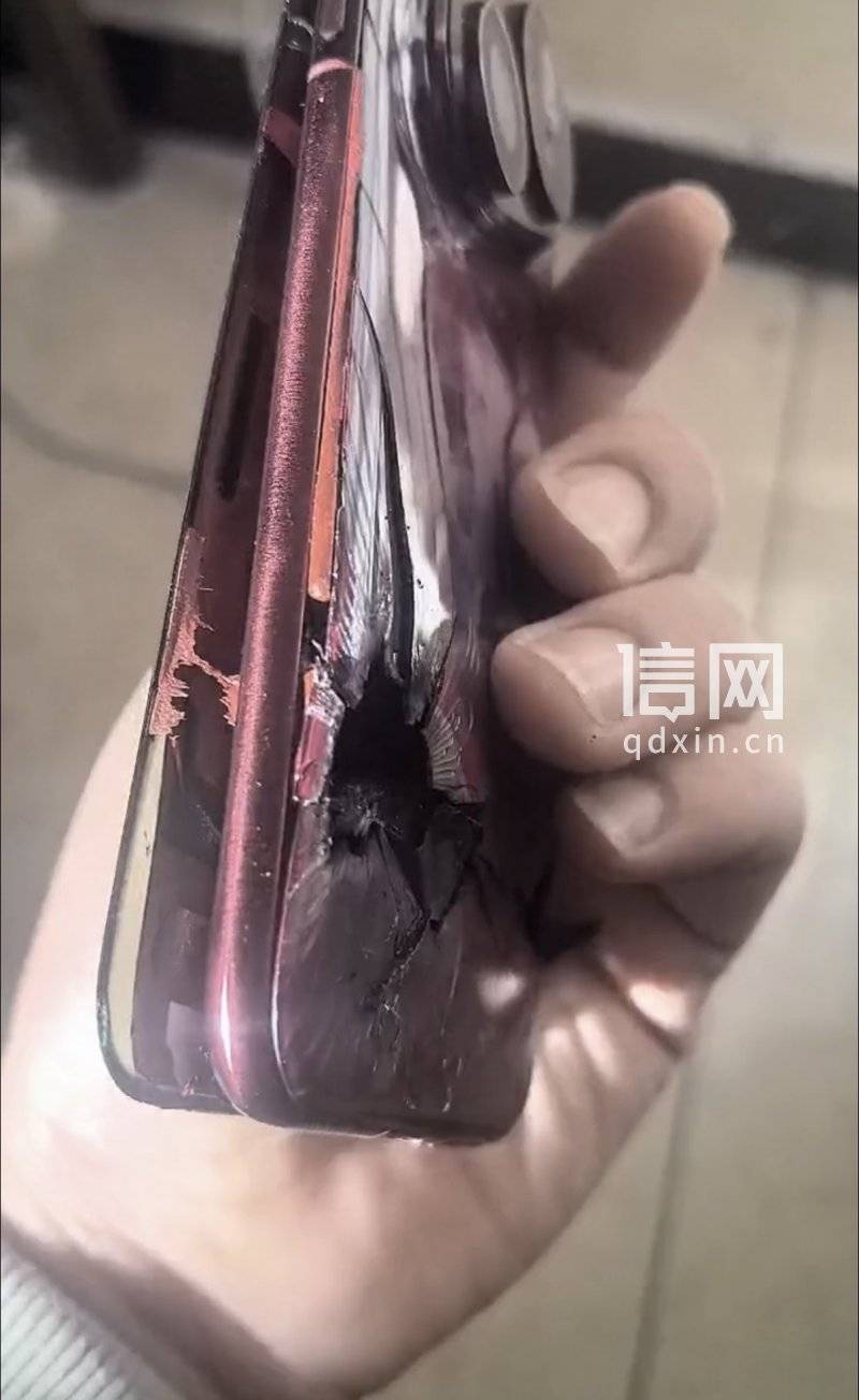 华为新手机充电时电池爆了 售后凭照片认定“外力所致”拒保 消费者：难道我买的是摔炮<strong></p>
<p>招聘资讯</strong>？