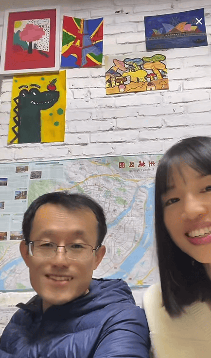 张水华辞职后携老公直播秀恩爱<strong></p>
<p>博资讯</strong>，称白岩松是自己恩人