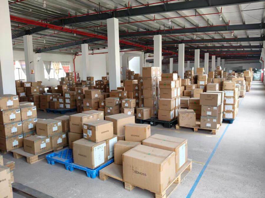 罗马仕子公司14.7万根充电线、2万多个充电宝将被法拍<strong></p>
<p>本地资讯</strong>，七折甩卖，起拍价205万元