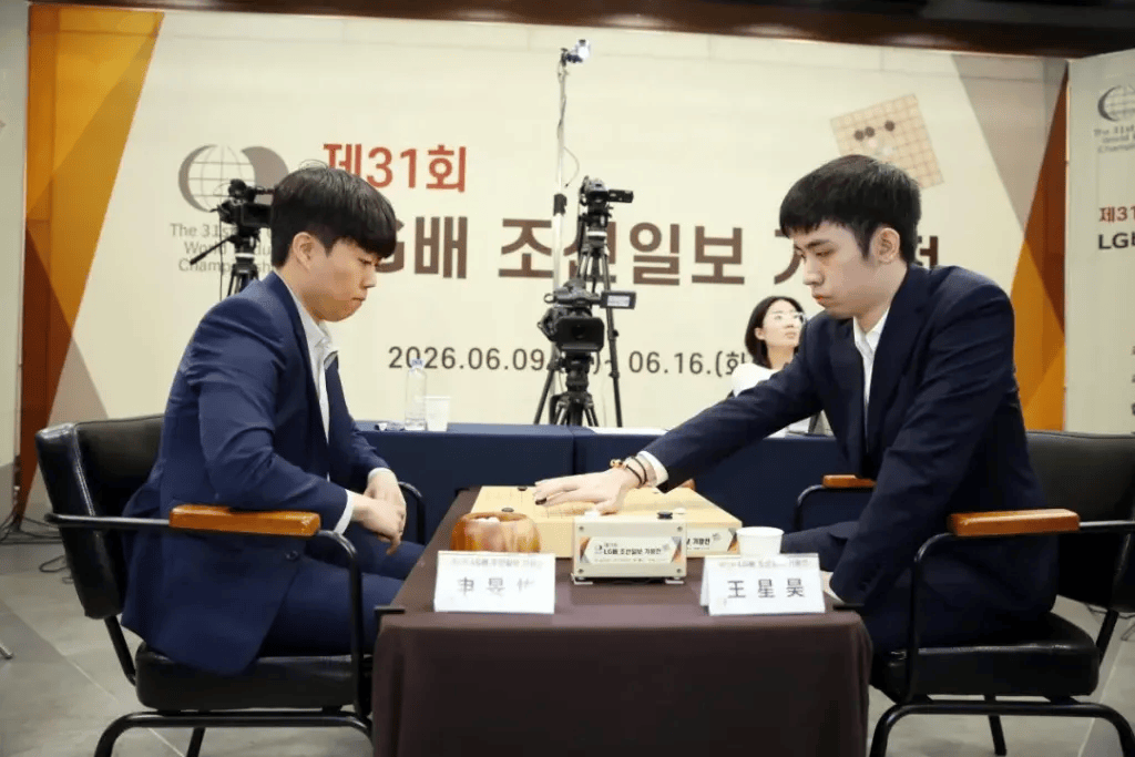 逆转夺下LG杯世界冠军<strong></p>
<p>全球资讯</strong>，当年的顽童已成中国围棋的领军人物