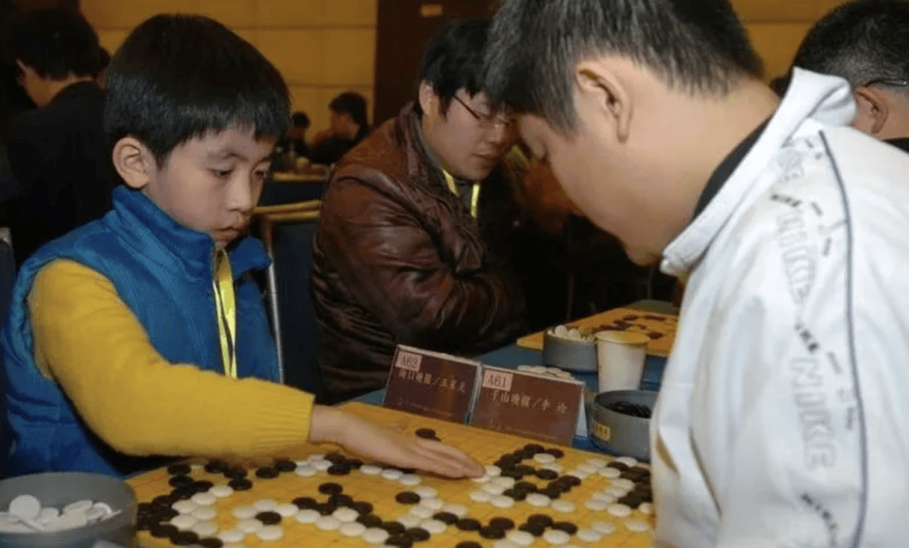 逆转夺下LG杯世界冠军<strong></p>
<p>全球资讯</strong>，当年的顽童已成中国围棋的领军人物